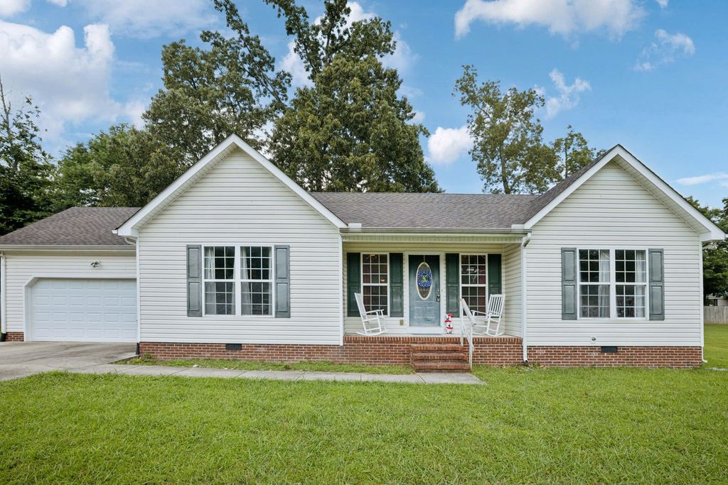 525 Indian Springs Cir, Manchester, TN 37355