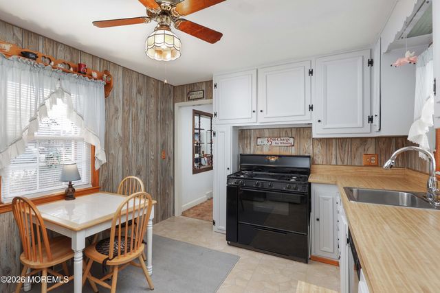 104 Therese Avenue, Keyport, NJ 07735