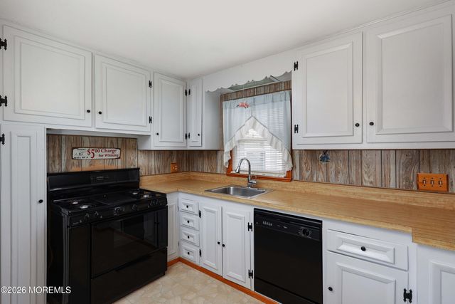 104 Therese Avenue, Keyport, NJ 07735