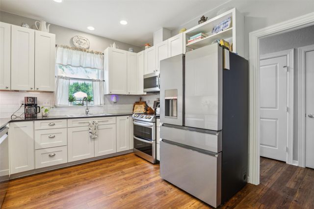103 Bonham LN, Paige, TX 78659