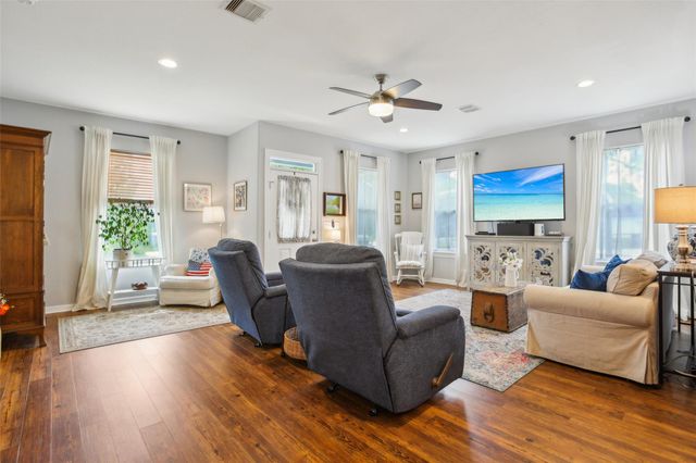 103 Bonham LN, Paige, TX 78659