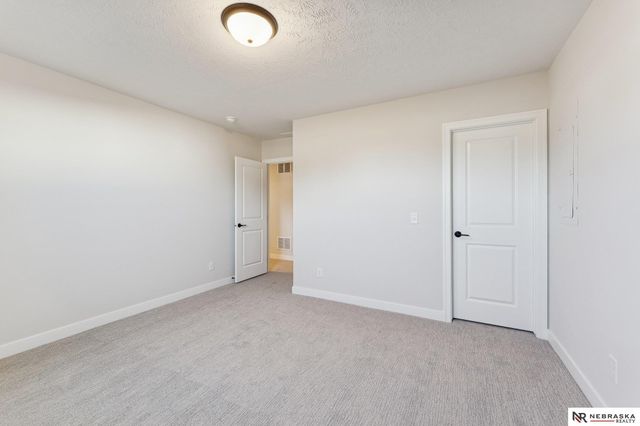 11204 Portage Drive, Papillion, NE 68046