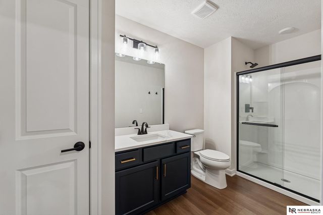 11204 Portage Drive, Papillion, NE 68046