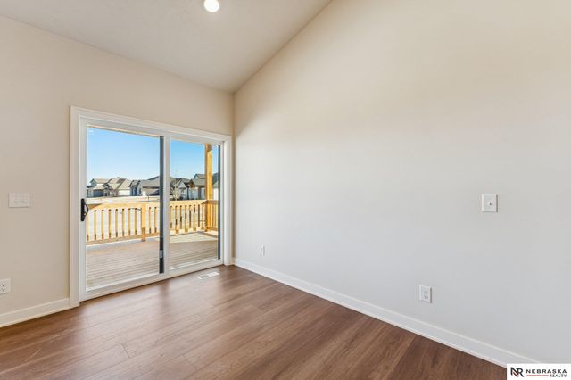 11204 Portage Drive, Papillion, NE 68046