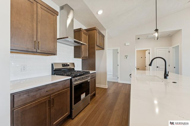 11204 Portage Drive, Papillion, NE 68046