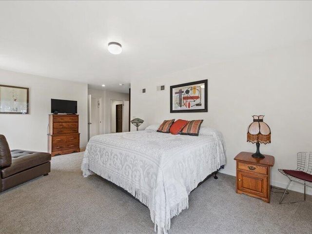 6419 Lake DRIVE, Fox Point, WI 53217