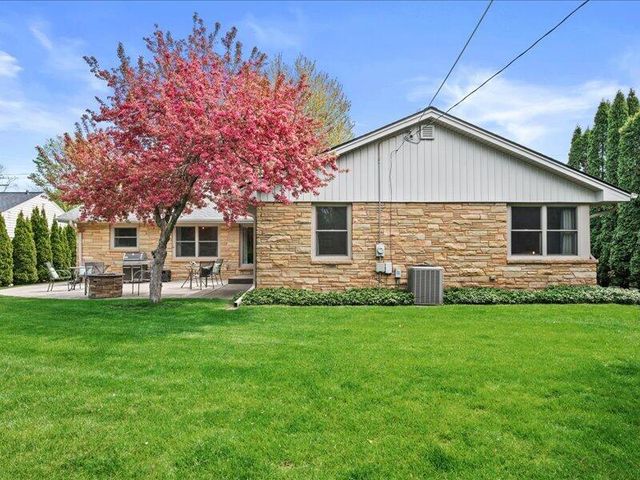 6419 Lake DRIVE, Fox Point, WI 53217