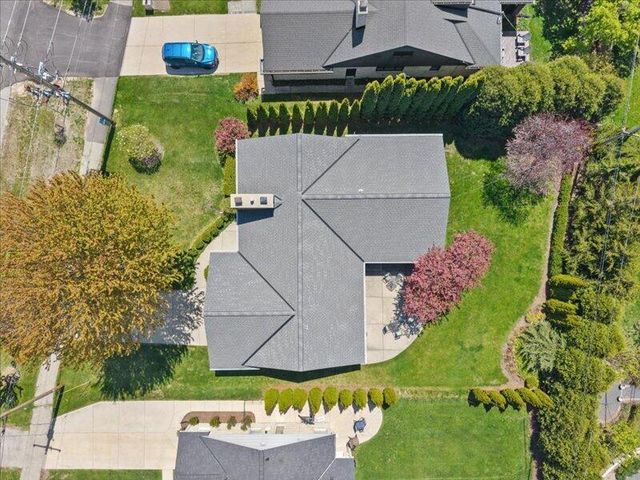 6419 Lake DRIVE, Fox Point, WI 53217
