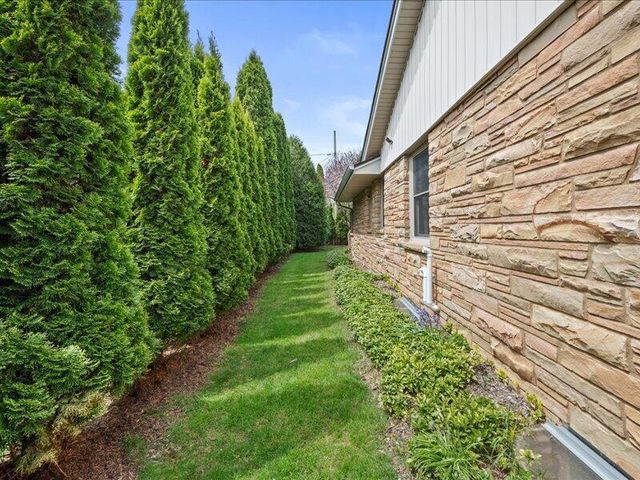 6419 Lake DRIVE, Fox Point, WI 53217