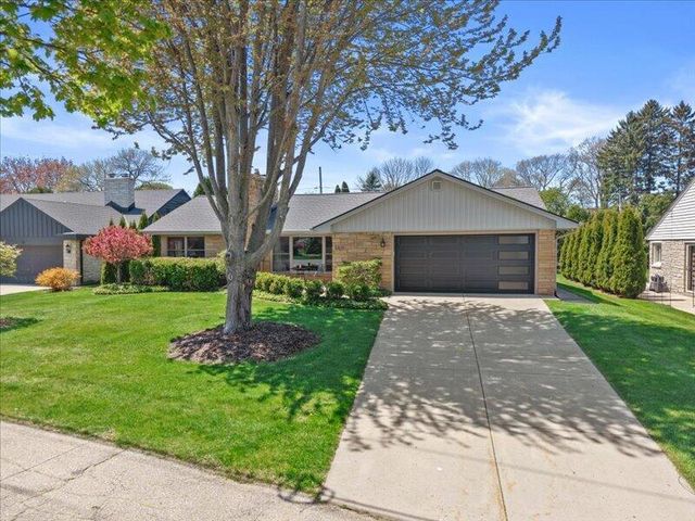 6419 Lake DRIVE, Fox Point, WI 53217