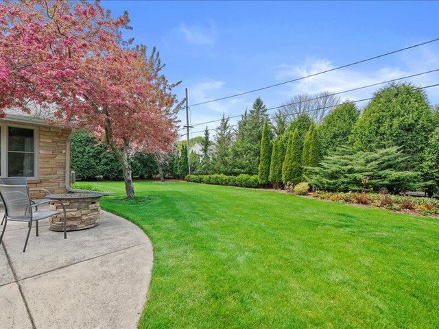 6419 Lake DRIVE, Fox Point, WI 53217