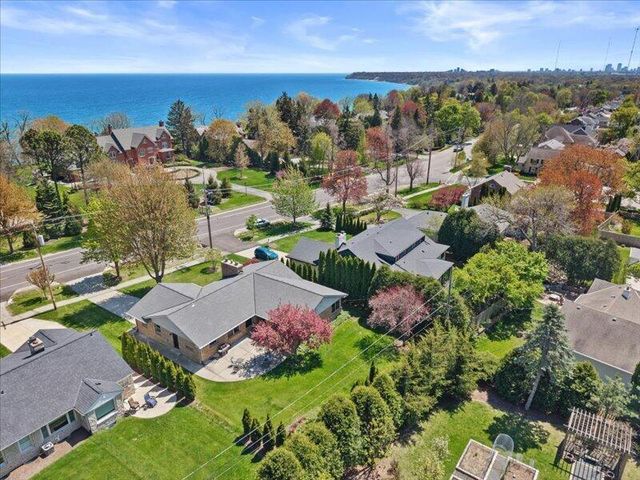 6419 Lake DRIVE, Fox Point, WI 53217