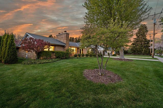 6419 Lake DRIVE, Fox Point, WI 53217