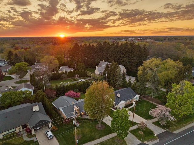 6419 Lake DRIVE, Fox Point, WI 53217