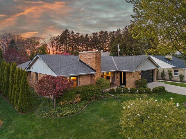 6419 Lake DRIVE, Fox Point, WI 53217