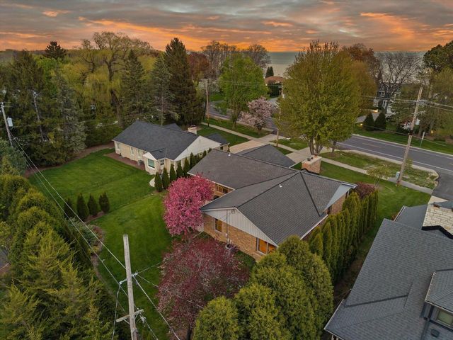 6419 Lake DRIVE, Fox Point, WI 53217