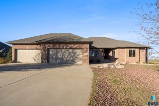 47198 Bakker Cir Circle, Sioux Falls, SD 57108