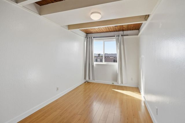 576 576 Sylvan St 20, Daly City, CA 94014