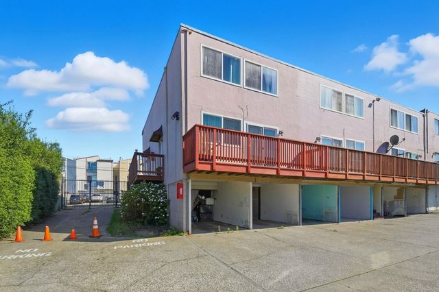 576 576 Sylvan St 20, Daly City, CA 94014