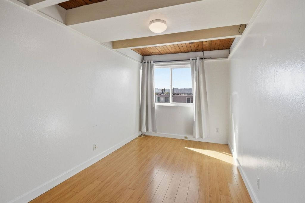 Image 15 of property listing at 576 576 Sylvan St 20, Daly City, CA 94014