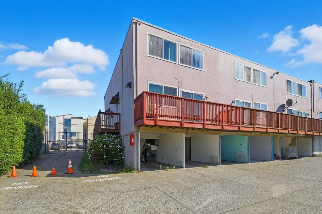 Image 24 of property listing at 576 576 Sylvan St 20, Daly City, CA 94014
