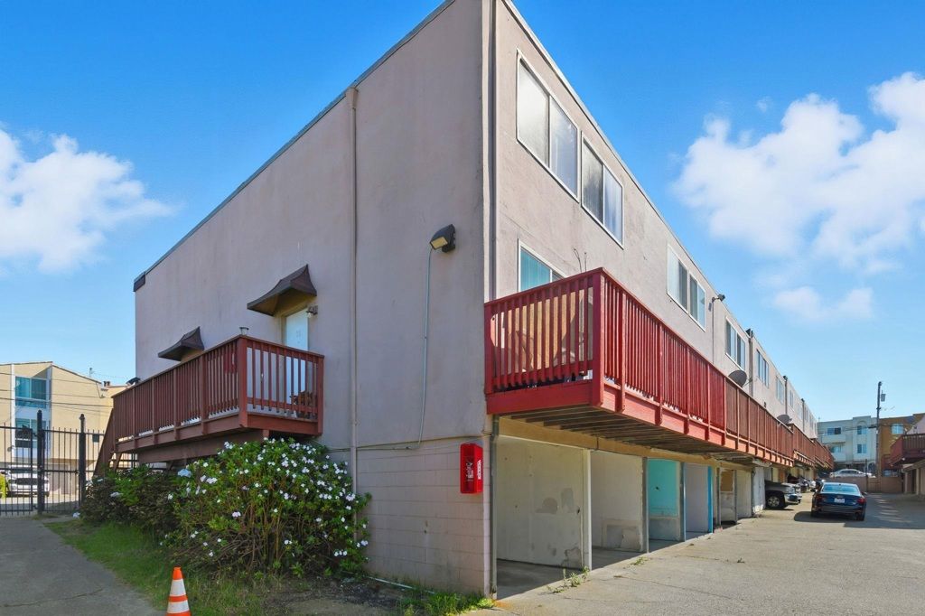 Image 25 of property listing at 576 576 Sylvan St 20, Daly City, CA 94014