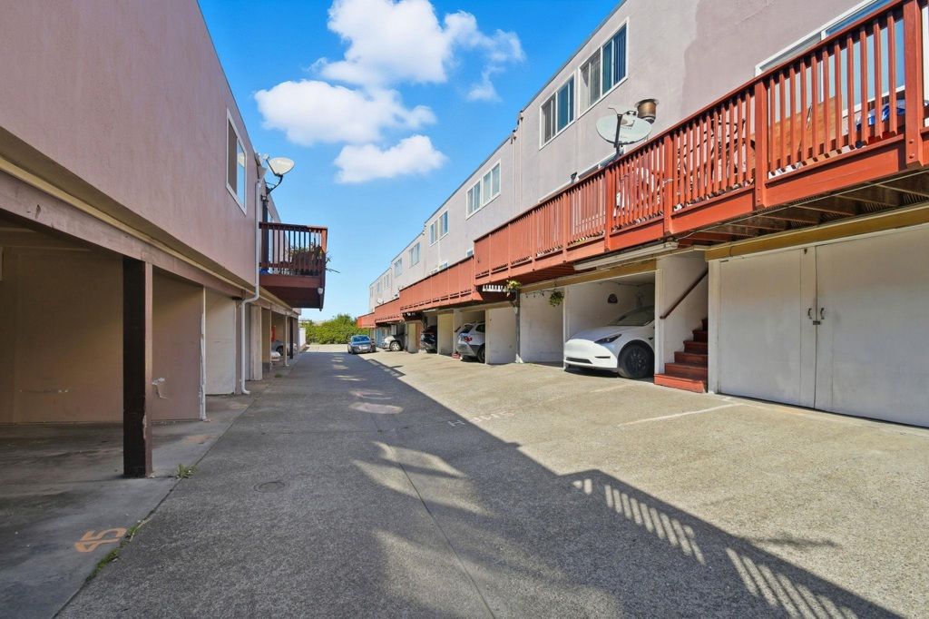 Image 29 of property listing at 576 576 Sylvan St 20, Daly City, CA 94014