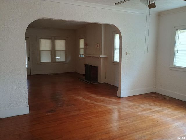 1001 BROADWAY Street, Pekin, IL 61554