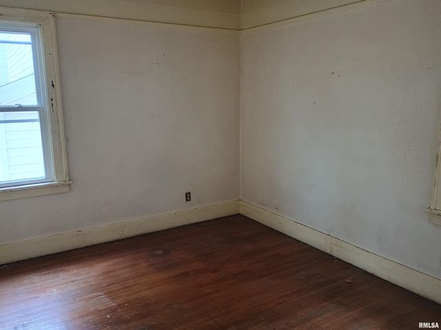 1001 BROADWAY Street, Pekin, IL 61554