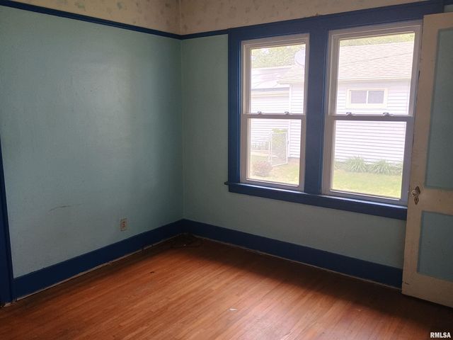 1001 BROADWAY Street, Pekin, IL 61554