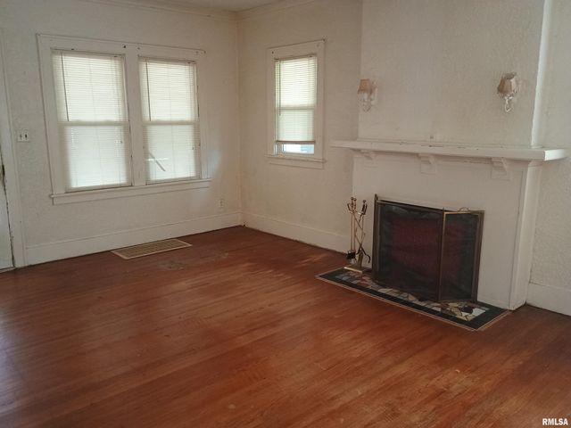 1001 BROADWAY Street, Pekin, IL 61554