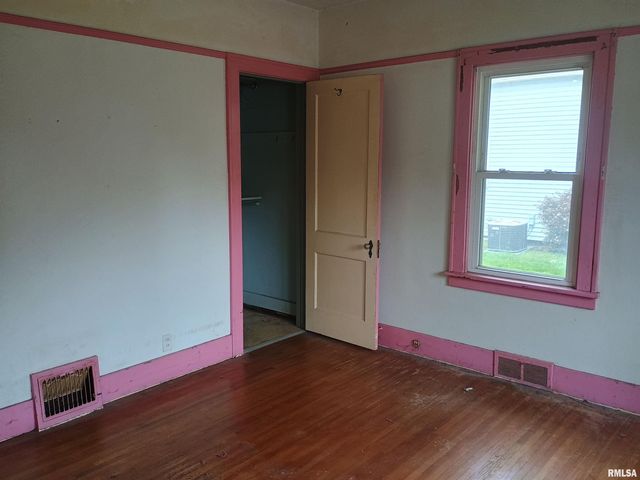 1001 BROADWAY Street, Pekin, IL 61554
