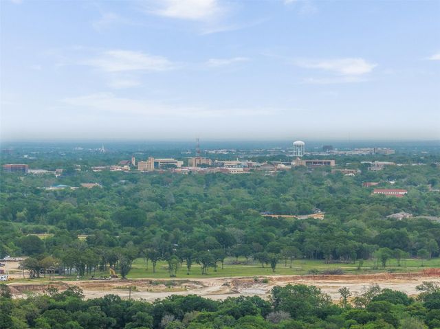 604 Hilton Road, Bryan, TX 77807