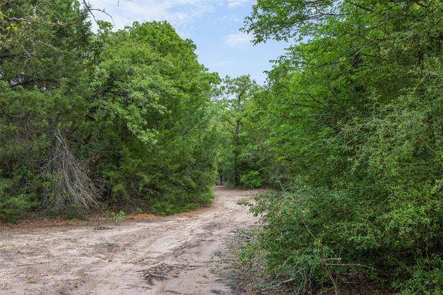 604 Hilton Road, Bryan, TX 77807