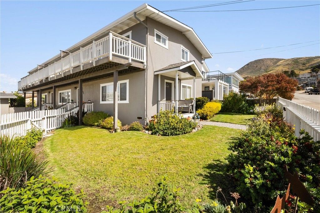 Image 1 of property listing at 31 8th Street, Cayucos, CA 93430