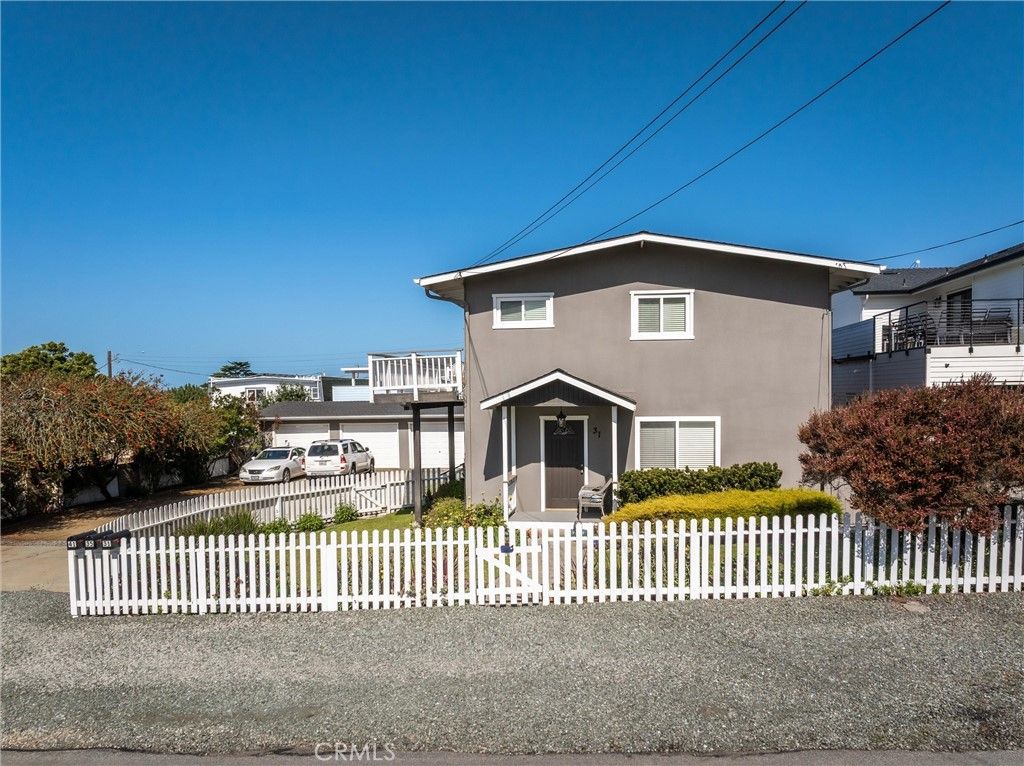 Image 2 of property listing at 31 8th Street, Cayucos, CA 93430