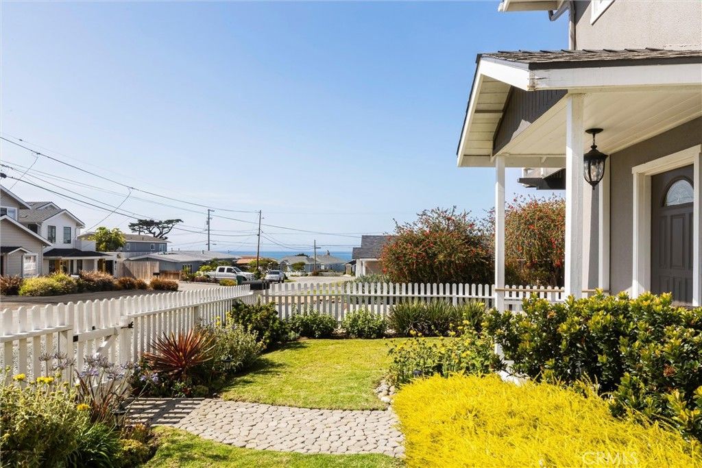Image 22 of property listing at 31 8th Street, Cayucos, CA 93430