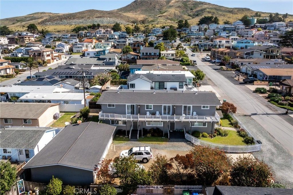 Image 26 of property listing at 31 8th Street, Cayucos, CA 93430