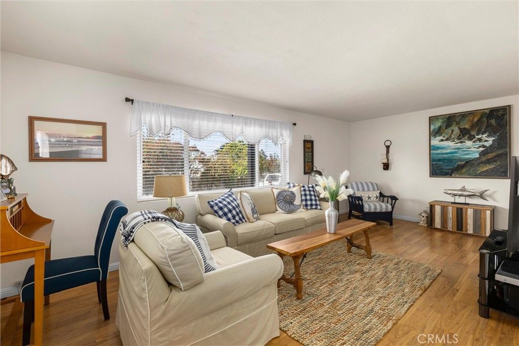 Image 6 of property listing at 31 8th Street, Cayucos, CA 93430