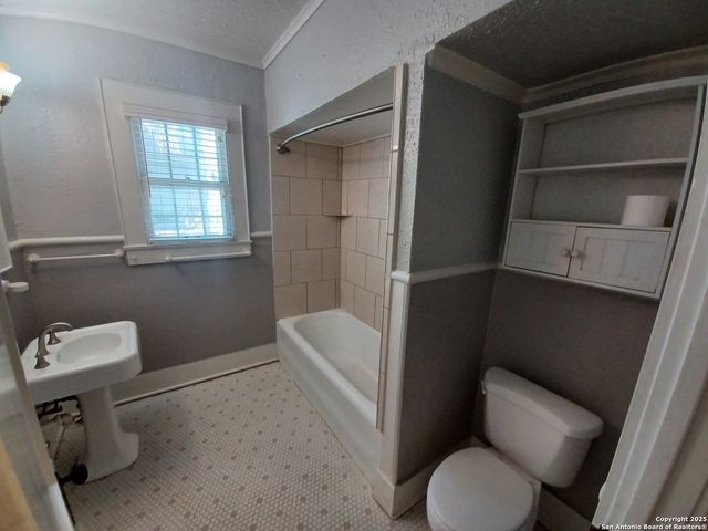 214 Funston Pl Apt 3, San Antonio, TX 78209