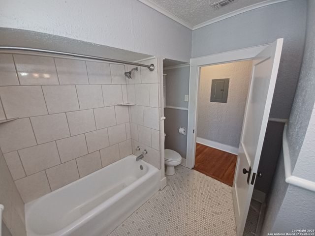 214 Funston Pl Apt 3, San Antonio, TX 78209