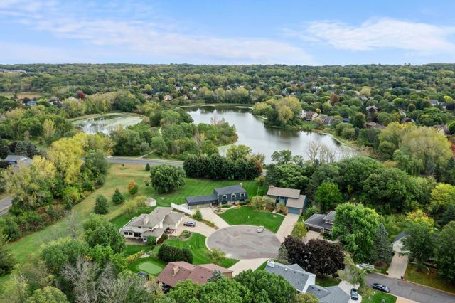 2360 Apache Court, Mendota Heights, MN 55120