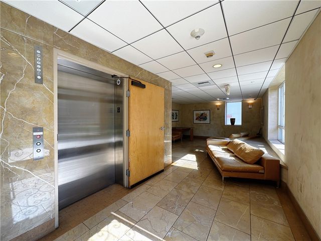 320 S Willaman Drive 402, Los Angeles, CA 90048