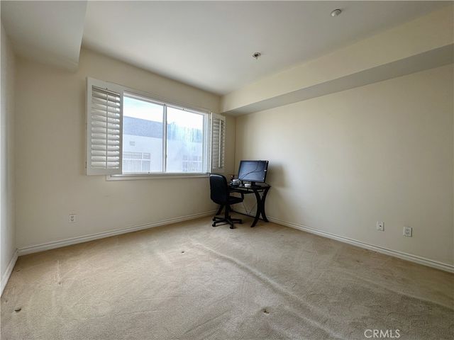 320 S Willaman Drive 402, Los Angeles, CA 90048