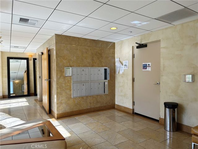 320 S Willaman Drive 402, Los Angeles, CA 90048