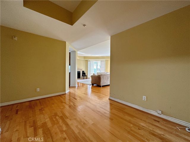 320 S Willaman Drive 402, Los Angeles, CA 90048