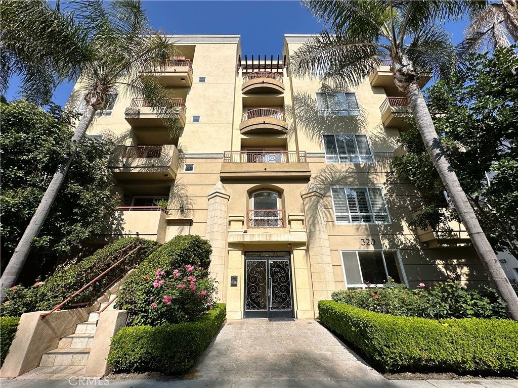 320 S Willaman Drive 402, Los Angeles, CA 90048