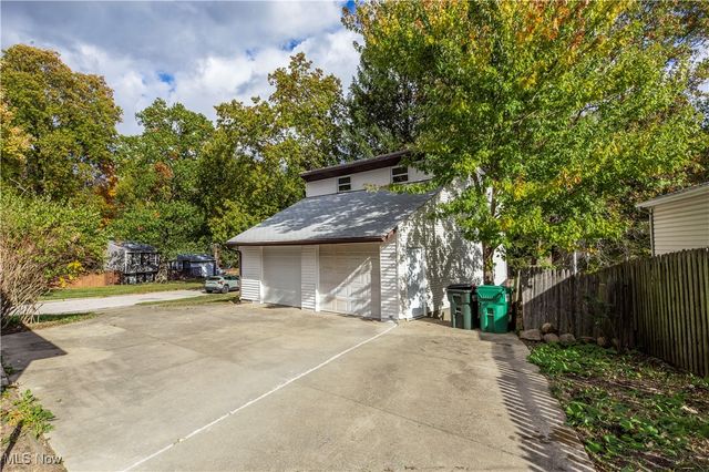 4155 Burton Drive, Stow, OH 44224