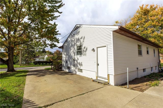 4155 Burton Drive, Stow, OH 44224