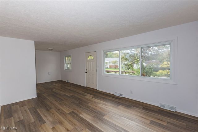 4155 Burton Drive, Stow, OH 44224